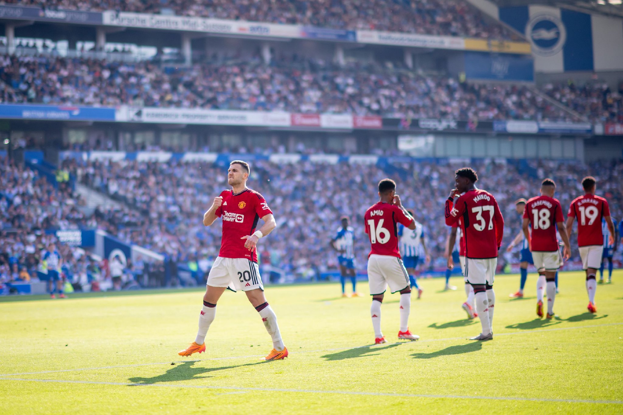 迫使其在转 迫使其在转